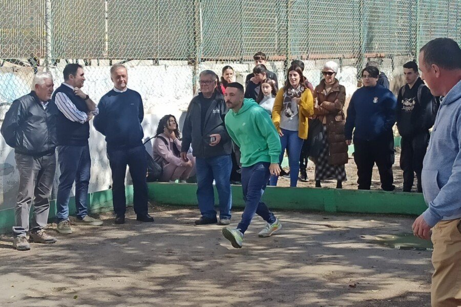 El caliche, un juego popular de Cartagena que se ‘arrima’ a los institutos