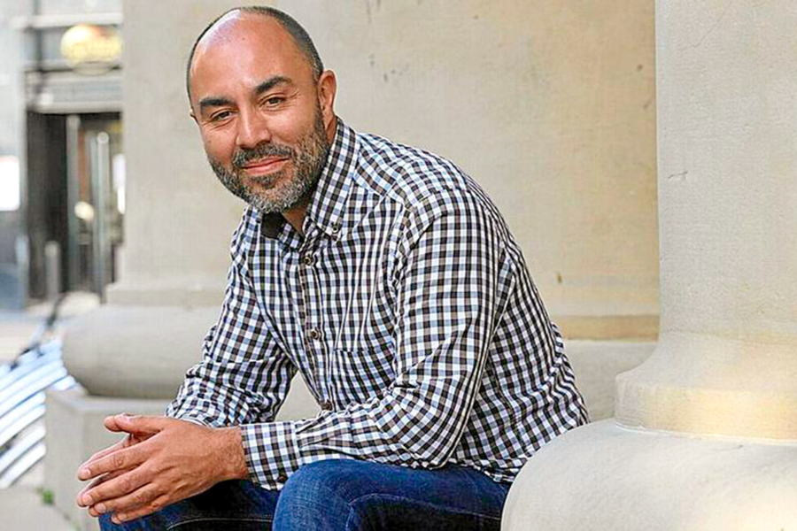 Víctor Herrero presenta este martes en Cartagena su poemario ‘Las sílabas del cielo’, Premio Antonio Oliver 2024