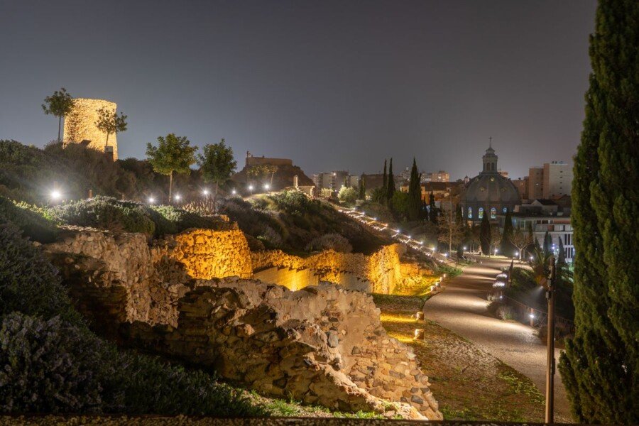 El Ayuntamiento iniciará las visitas nocturnas al Molinete tras finalizar el proyecto de iluminación monumental