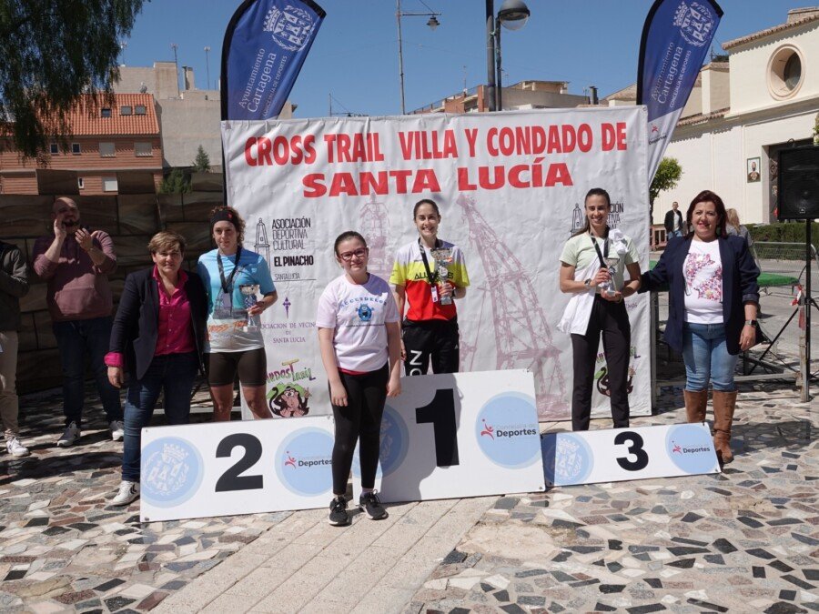Victorias de Inma Pagán y Juan Miguel Conesa en el trail de Santa Lucía