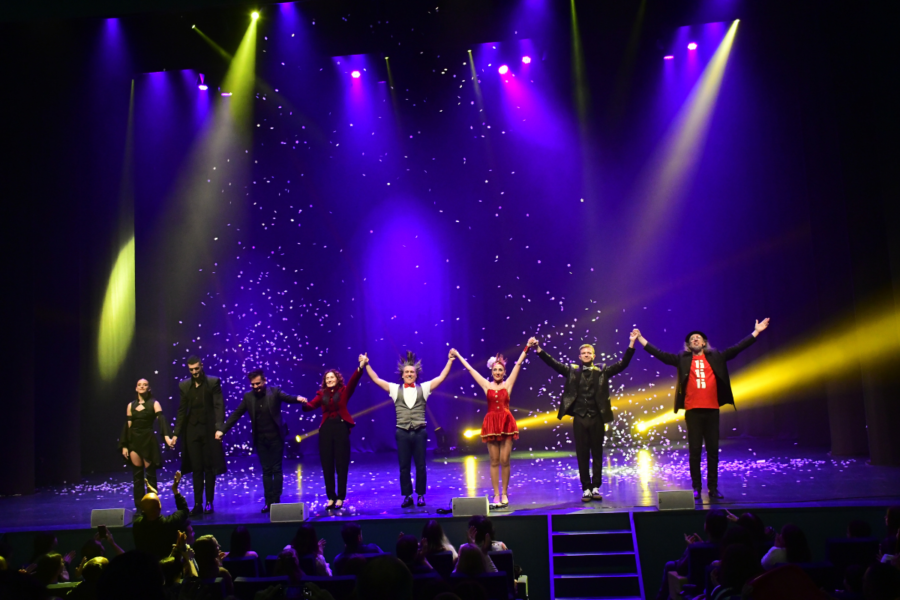 Reconocidos ilusionistas sorprenden al público en el tercer festival internacional Cartagena es Magia