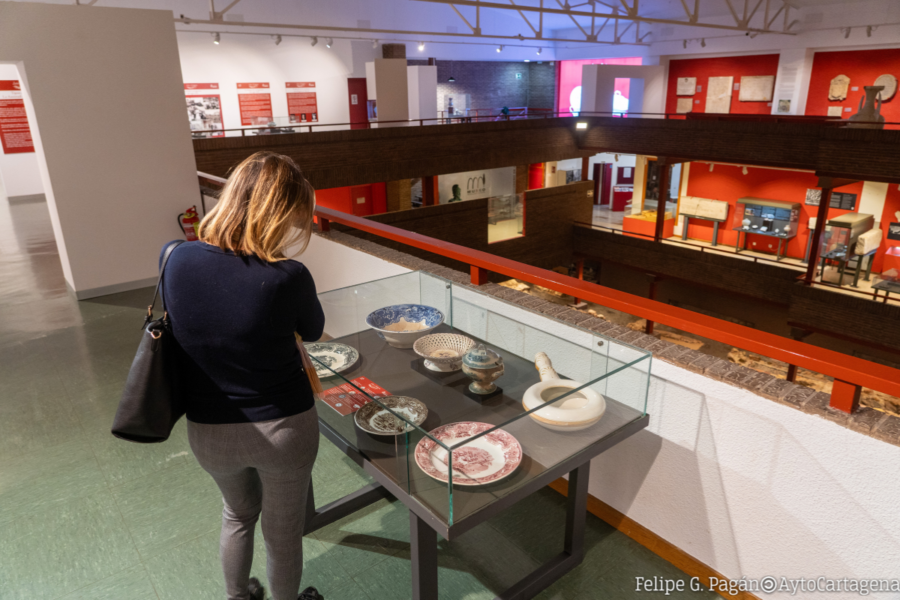 Visita guiada este martes a la exposición Loza de Cartagena en el Museo Arqueológico Municipal