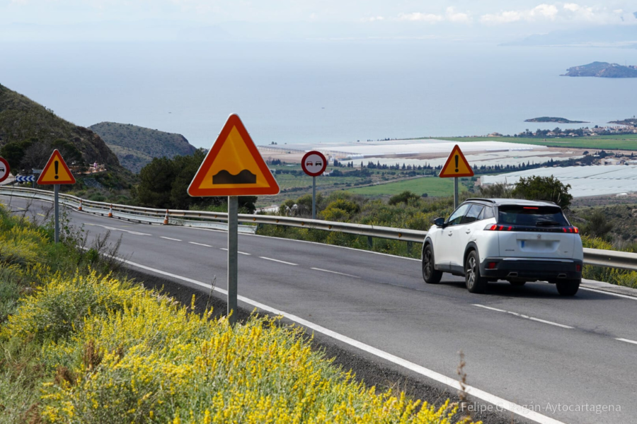 Arrancan los trabajos de reparación de los desperfectos causados por las lluvias en la carretera del Cedacero