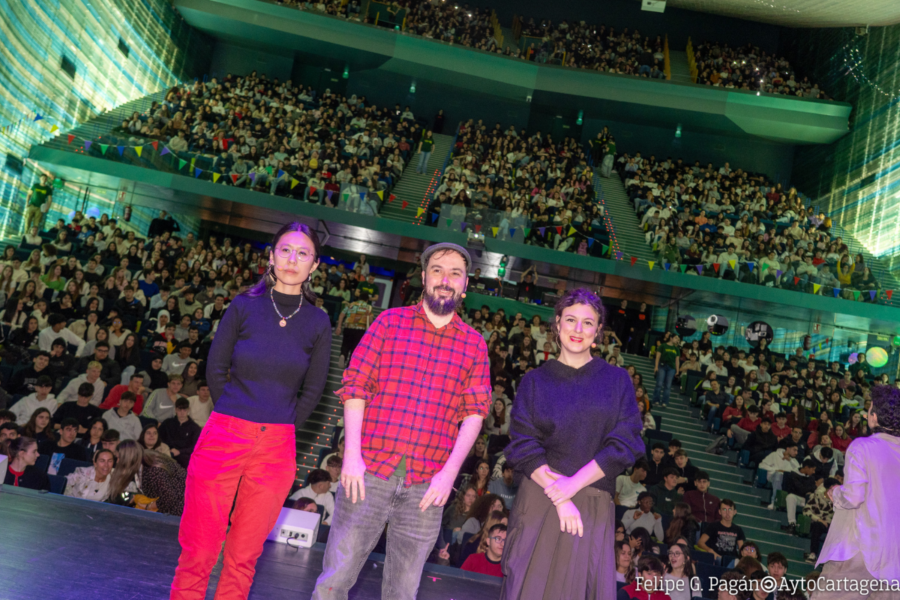 Los autores finalistas del Premio Mandarache acercan sus obras literarias a más de mil estudiantes de Cartagena