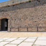 Reabre la puerta del Socorro con sus dimensiones originales y el suelo del siglo XVIII Reabre la puerta del Socorro con sus dimensiones originales y el suelo del siglo XVIII