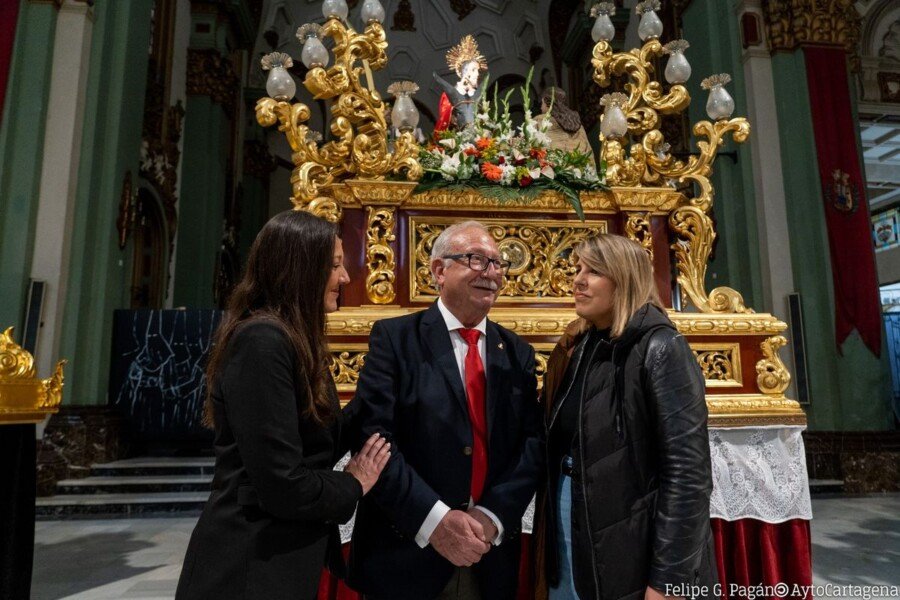 La procesión del Domingo de Ramos no ha podido finalmente salir a la calle debido a la lluvia