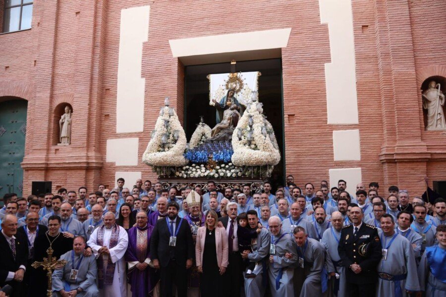 Medio millar de personas acompañan a la Piedad en la Eucaristía previa a la procesión de las Promesas Medio millar de personas acompañan a la Piedad en la Eucaristía previa a la procesión de las Promesas