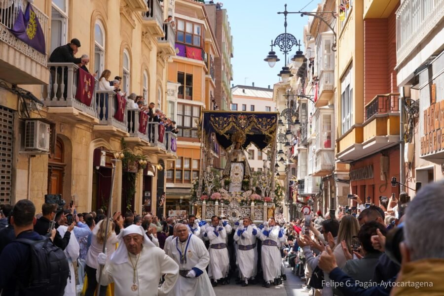 Cartagena despide una Semana Santa multitudinaria con la Procesión del Resucitado