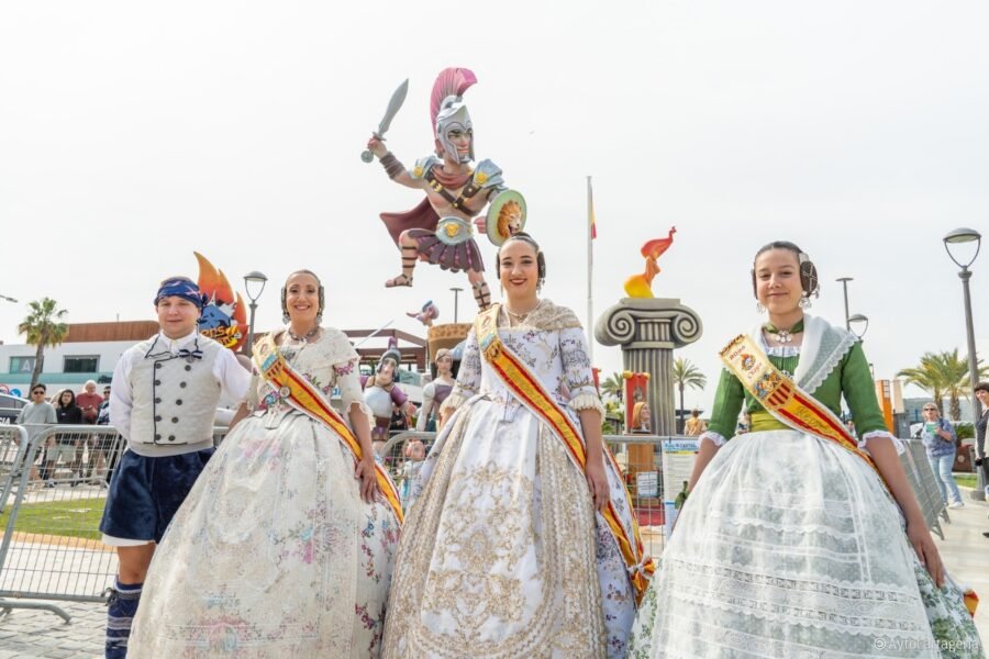 Cartagena celebra las fallas de Valencia este fin de semana con mascletás, charangas, ninots y paella para 3.000 personas