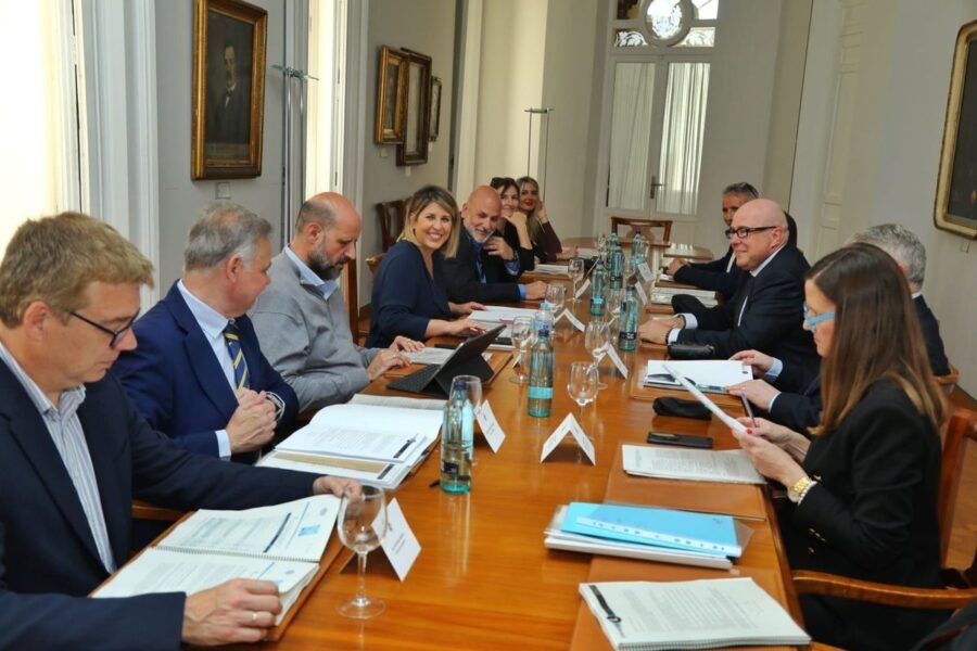 Lhicarsa refuerza la limpieza en fines de semana ampliando la plantilla Lhicarsa refuerza la limpieza en fines de semana ampliando la plantilla