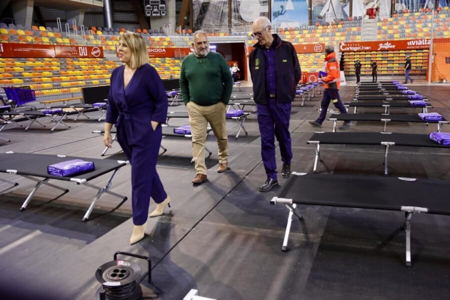 La alcaldesa solicita informes a todos los servicios para reforzar los Protocolos de Emergencia tras el apagón