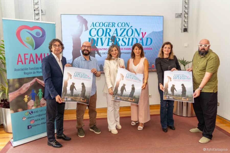 Cartagena alberga un encuentro estatal de familias de acogida