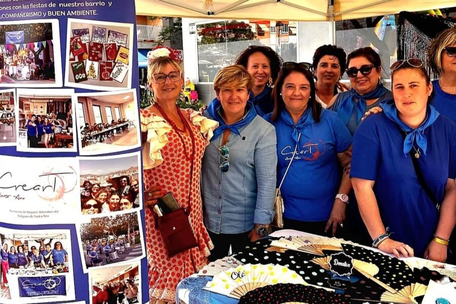 Las Cruces de Mayo conquistan barrios y diputaciones con un fin de semana de tradición y fiesta popular