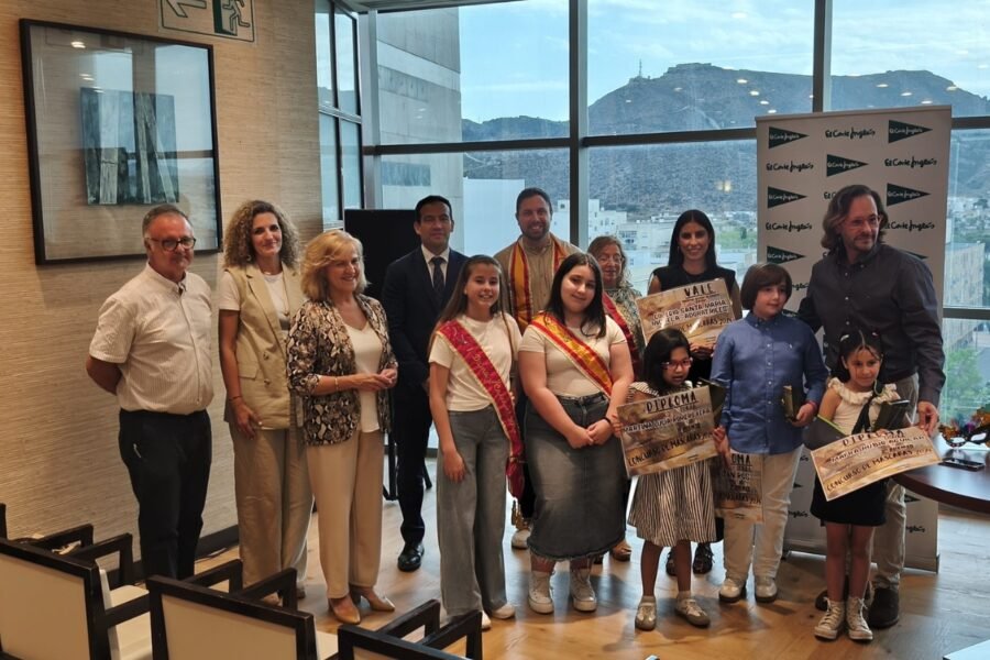 Entrega de premios concurso escolar de máscaras de Carnaval