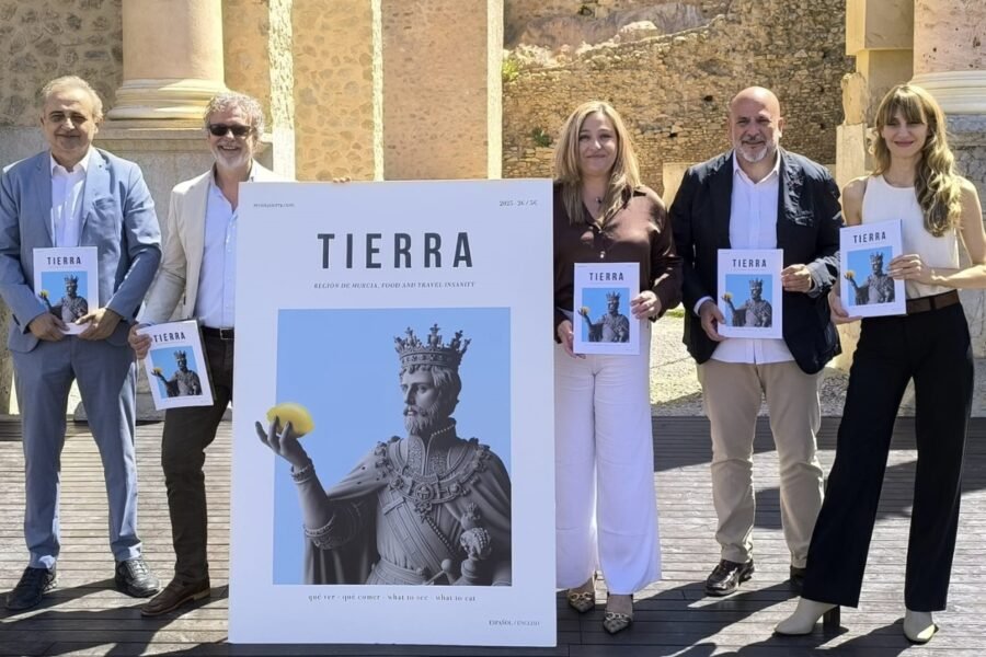 Cartagena muestra los tesoros del Mediterráneo en la revista bilingüe 'Tierra'