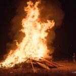 Consejos de los Bomberos del Ayuntamiento de Cartagena para evitar riesgos con las hogueras de San Juan