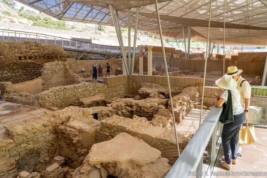 El Teatro Romano y Cartagena Puerto de Culturas se unen un año más a los días europeos de arqueología El Teatro Romano y Cartagena Puerto de Culturas se unen un año más a los días europeos de arqueología