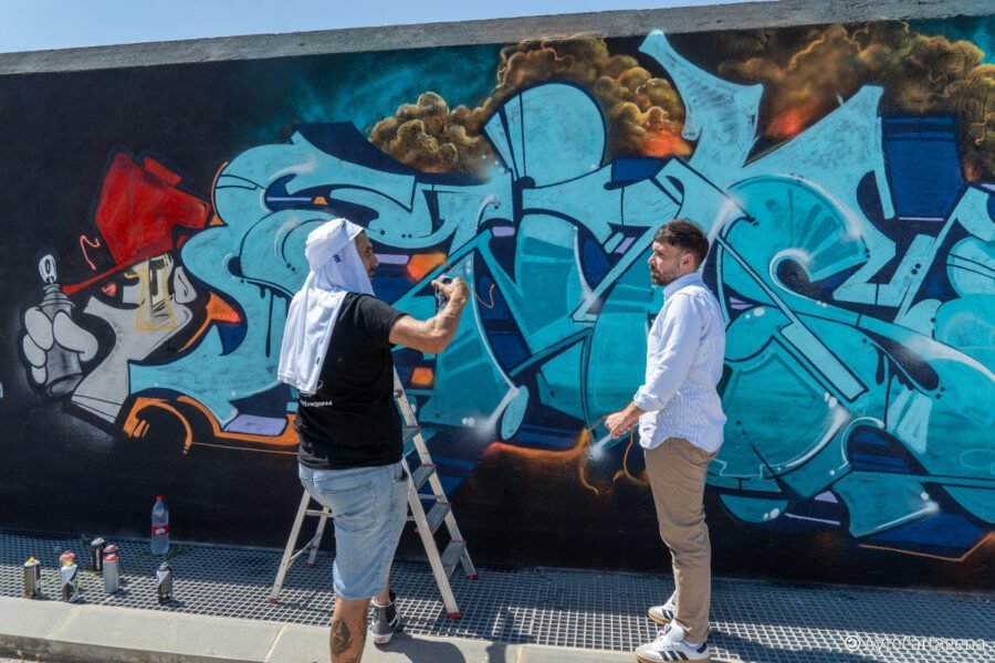 Más de cien artistas urbanos decoran el dique de La Curra