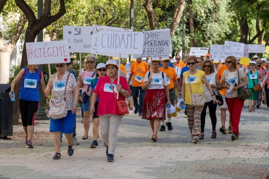 Los mayores saldrán a la calle el 13 de junio para reivindicar su derecho al buen trato