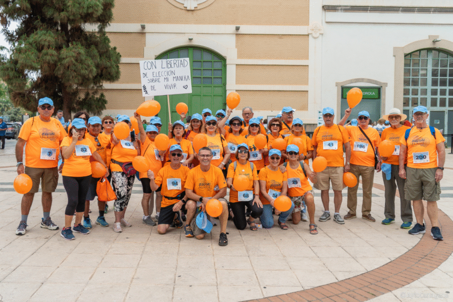 Los mayores de Cartagena realizan una marcha para reivindicar su derecho al buen trato Los mayores de Cartagena realizan una marcha para reivindicar su derecho al buen trato