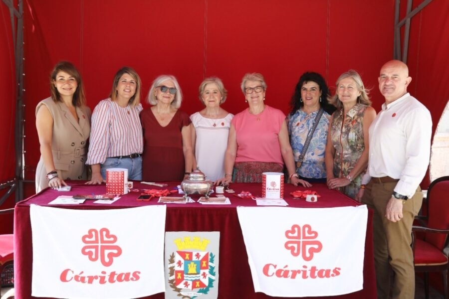 Los cartageneros donan 765 euros a Cáritas por el Corpus Christi