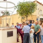 El Albujón rinde homenaje al café asiático con un monumento a orillas de la antigua Nacional 301 que evoca a la típica bebida cartagenera