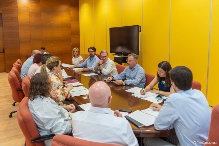 La Comisión de Hacienda dictamina favorablemente la modificación del reglamento de Honores y Distinciones y un convenio para recaudar sanciones de vecinos de otros municipios de la Región