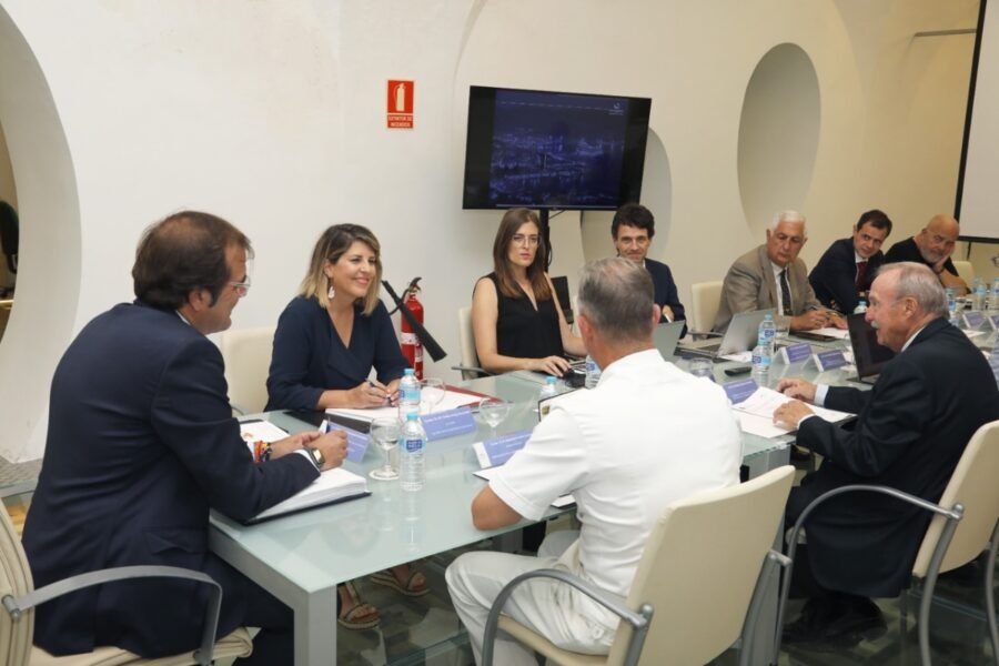 La nueva Ley de Simplificación Administrativa impulsará la actividad industrial en Escombreras