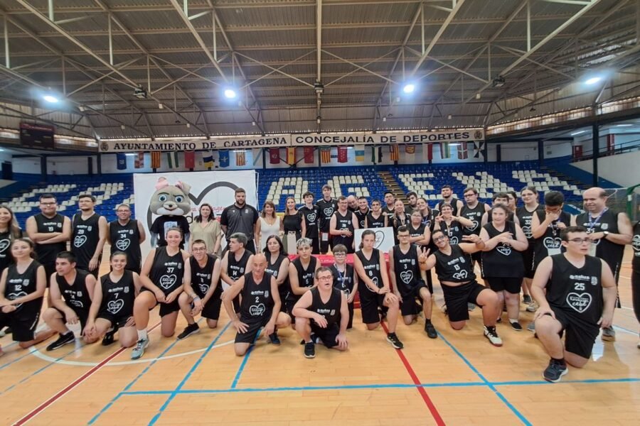 El deporte inclusivo se abre paso en Cartagena con el I Campus de Baloncesto de la Fundación Cebé