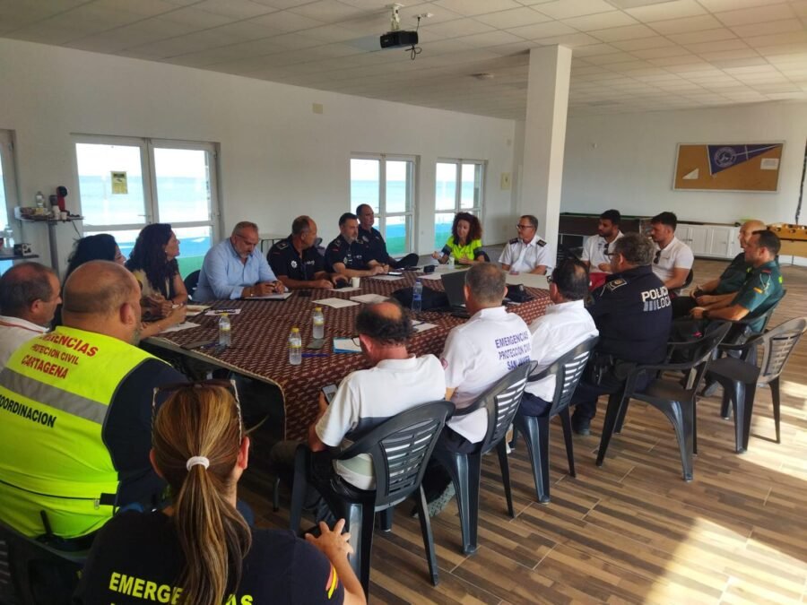 Cartagena y San Javier refuerzan su coordinación en seguridad y emergencias en La Manga de cara al verano