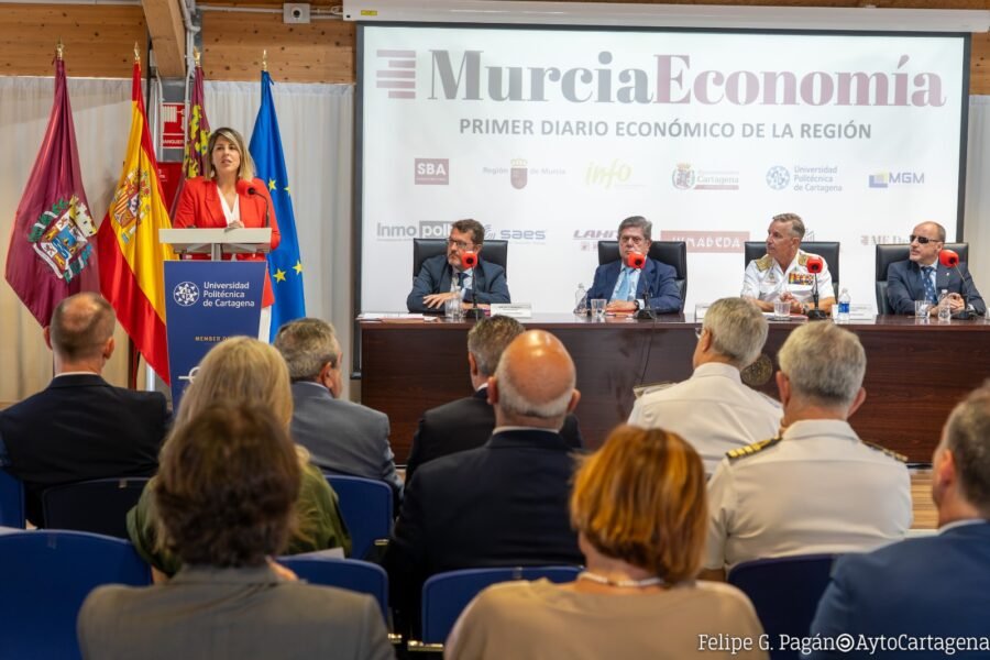 La alcaldesa reclama presupuestos ajustados a las necesidades reales de la Defensa