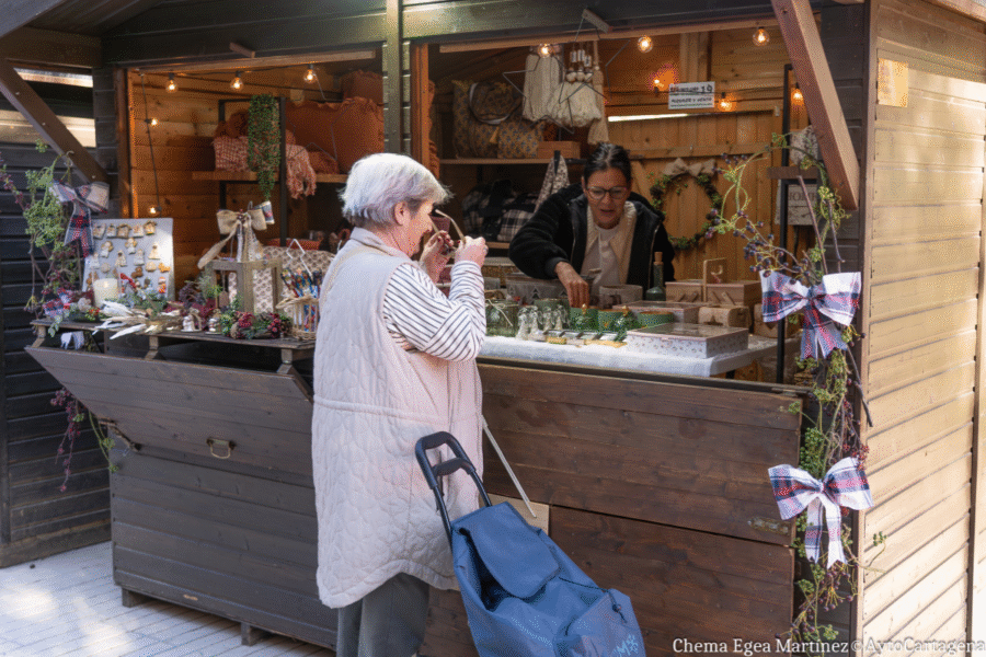 Ampliado el plazo para instalar puestos en el mercado navideño de la plaza Juan XXIII