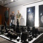 Kihong Chung representa el ciclo vital a través de una instalación con carbón en La Mar de Arte