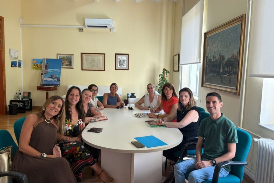 El Ayuntamiento de Cartagena se reúne con las asociaciones de autismo para impulsar su participación en los grandes eventos de la ciudad El Ayuntamiento de Cartagena se reúne con las asociaciones de autismo para impulsar su participación en los grandes eventos de la ciudad