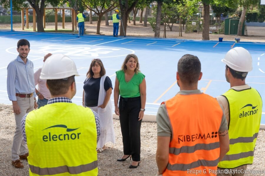 El Ayuntamiento invierte más de 360.000 euros en obras de mejora en una docena de colegios este verano El Ayuntamiento invierte más de 360.000 euros en obras de mejora en una docena de colegios este verano
