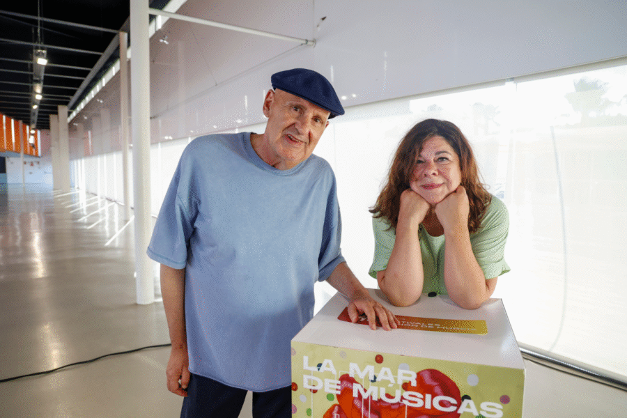 La Mar de Letras recibe al poeta gallego Antón Reixa y se adentra en la caligrafía coreana