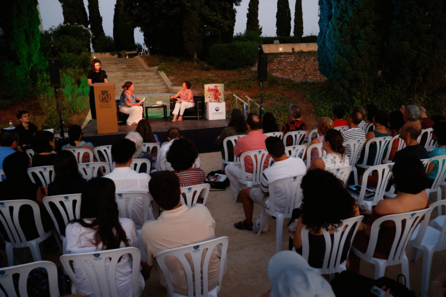 La poesía clásica y contemporánea coreana resuena en un recital junto al Teatro Romano La poesía clásica y contemporánea coreana resuena en un recital junto al Teatro Romano