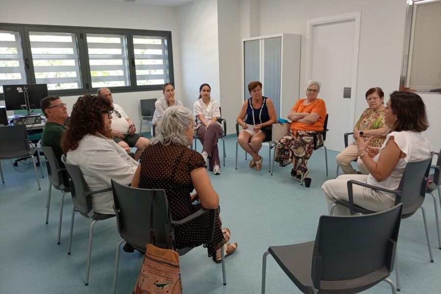 El Ayuntamiento refuerza el apoyo a las familias con la iniciativa «Cuidando al Cuidador»