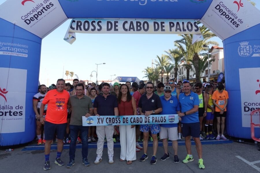 Víctor Requena y Eva Sánchez ganan el Cross de Cabo de Palos Víctor Requena y Eva Sánchez ganan el Cross de Cabo de Palos