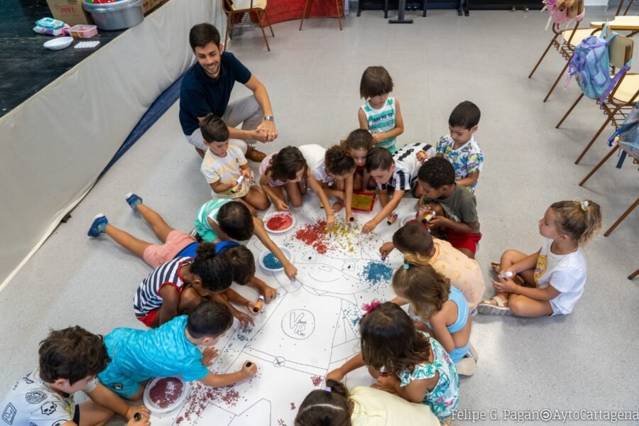 El Ayuntamiento refuerza su apoyo a la conciliación de las familias cartageneras con más de mil plazas gratuitas en escuelas de verano El Ayuntamiento refuerza su apoyo a la conciliación de las familias cartageneras con más de mil plazas gratuitas en escuelas de verano