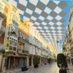 Comienza la instalación del sistema de sombra ‘Teselas’ en la calle del Carmen