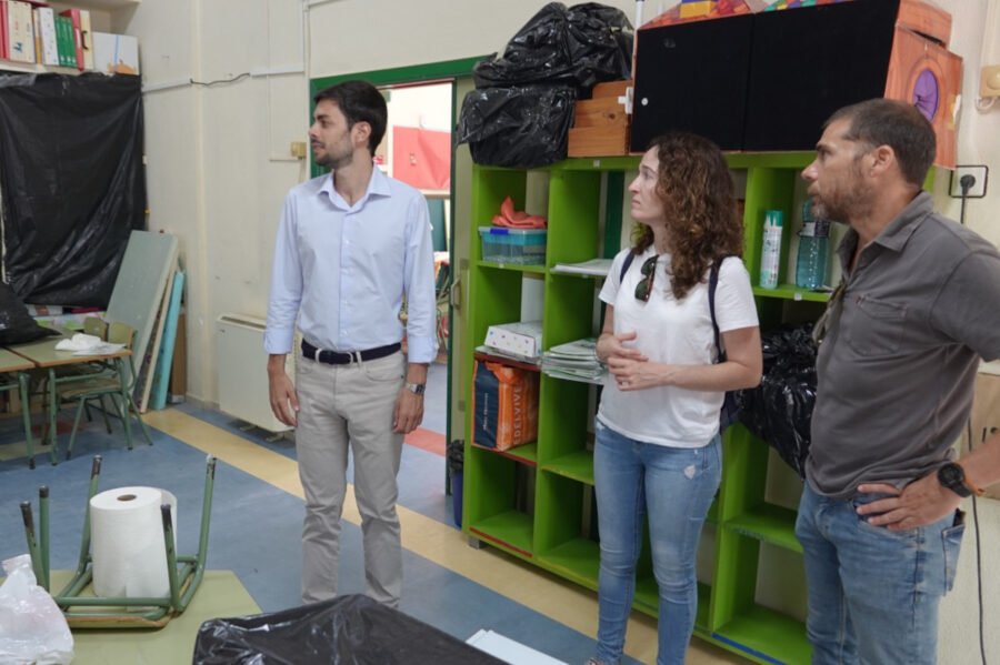 El Ayuntamiento invertirá cerca de 2 millones en colegios en dos años tras las obras de este verano en 12 centros El Ayuntamiento invertirá cerca de 2 millones en colegios en dos años tras las obras de este verano en 12 centros