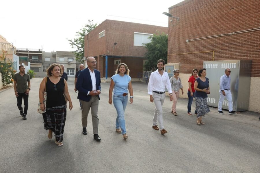 Las obras de cambio de cubiertas y modernización en 22 centros educativos de Cartagena próximas a su fin
