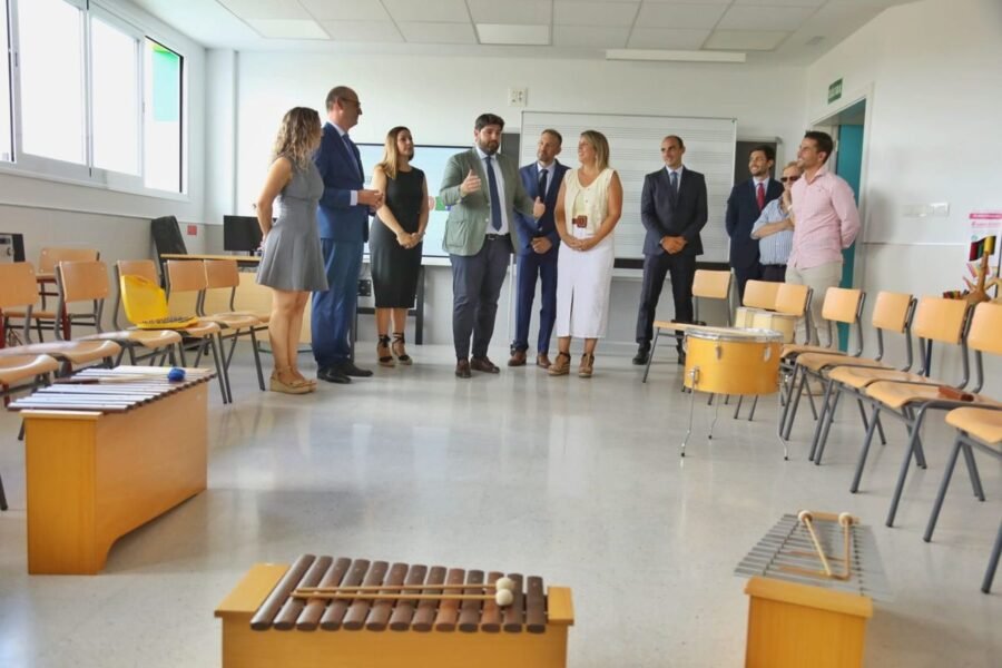 La Aljorra inicia el curso escolar en el nuevo colegio que ha supuesto una inversión de más de 5 millones de euros La Aljorra inicia el curso escolar en el nuevo colegio que ha supuesto una inversión de más de 5 millones de euros