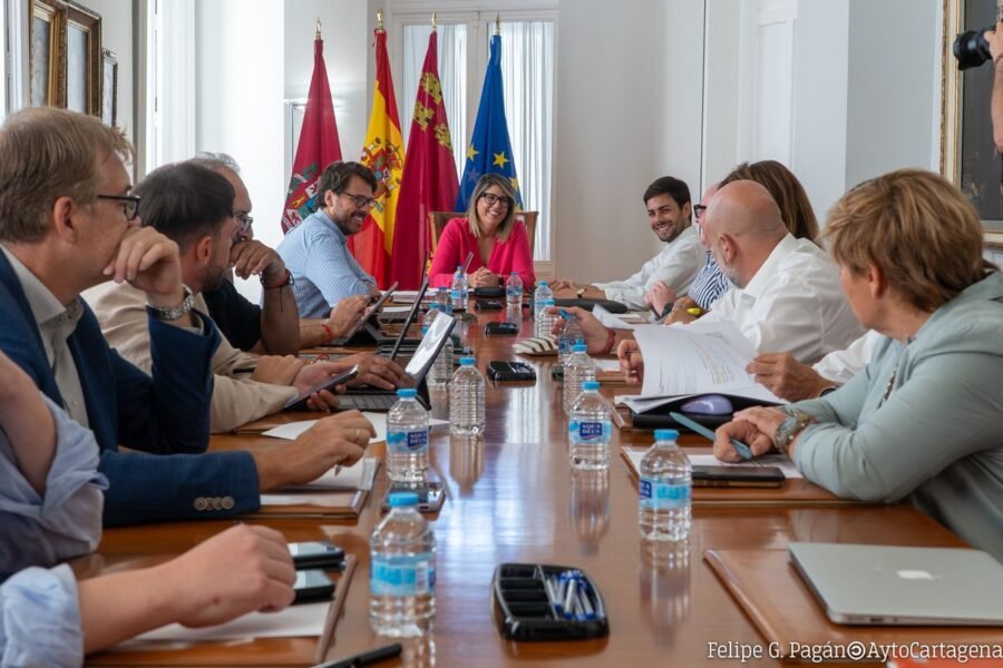 El Gobierno municipal aprueba inversiones por más de 92.000 euros en programas educativos, sociales y de participación juvenil El Gobierno municipal aprueba inversiones por más de 92.000 euros en programas educativos, sociales y de participación juvenil