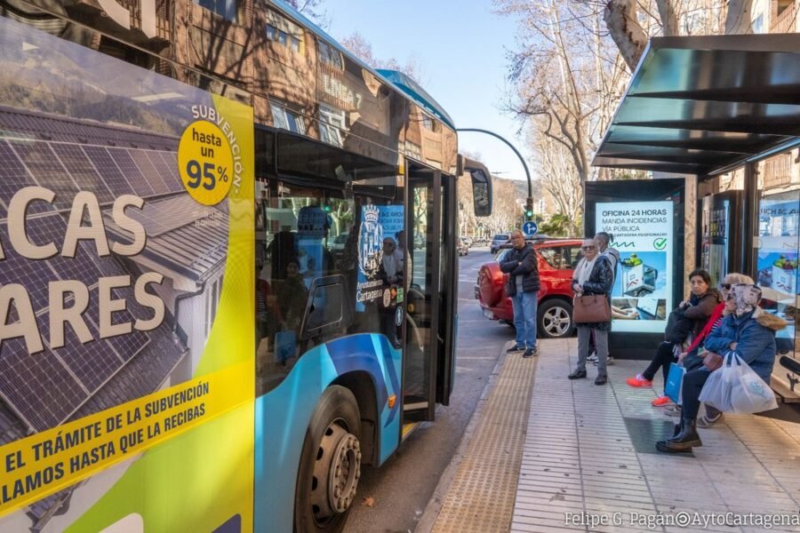El Ayuntamiento saca a licitación la renovación de marquesinas con una inversión superior a los 1,8 millones de euros El Ayuntamiento saca a licitación la renovación de marquesinas con una inversión superior a los 1,8 millones de euros