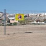 El Ayuntamiento instala el tercer vallado en el solar de Los Mateos que se descontaminará para construir viviendas El Ayuntamiento instala el tercer vallado en el solar de Los Mateos que se descontaminará para construir viviendas
