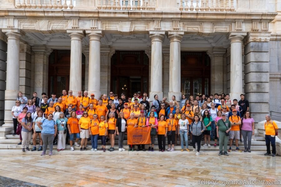 Cartagena celebra una marcha intergeneracional para activar a jóvenes y mayores Cartagena celebra una marcha intergeneracional para activar a jóvenes y mayores