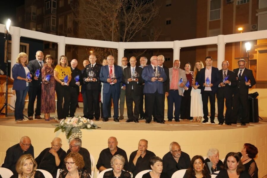 ‘La Urba’ premia el compromiso social y profesional en una nueva edición de sus Carabelas de Plata ‘La Urba’ premia el compromiso social y profesional en una nueva edición de sus Carabelas de Plata