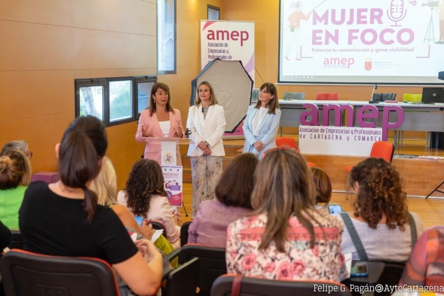 Cartagena impulsa a las mujeres empresarias con talleres formativos
